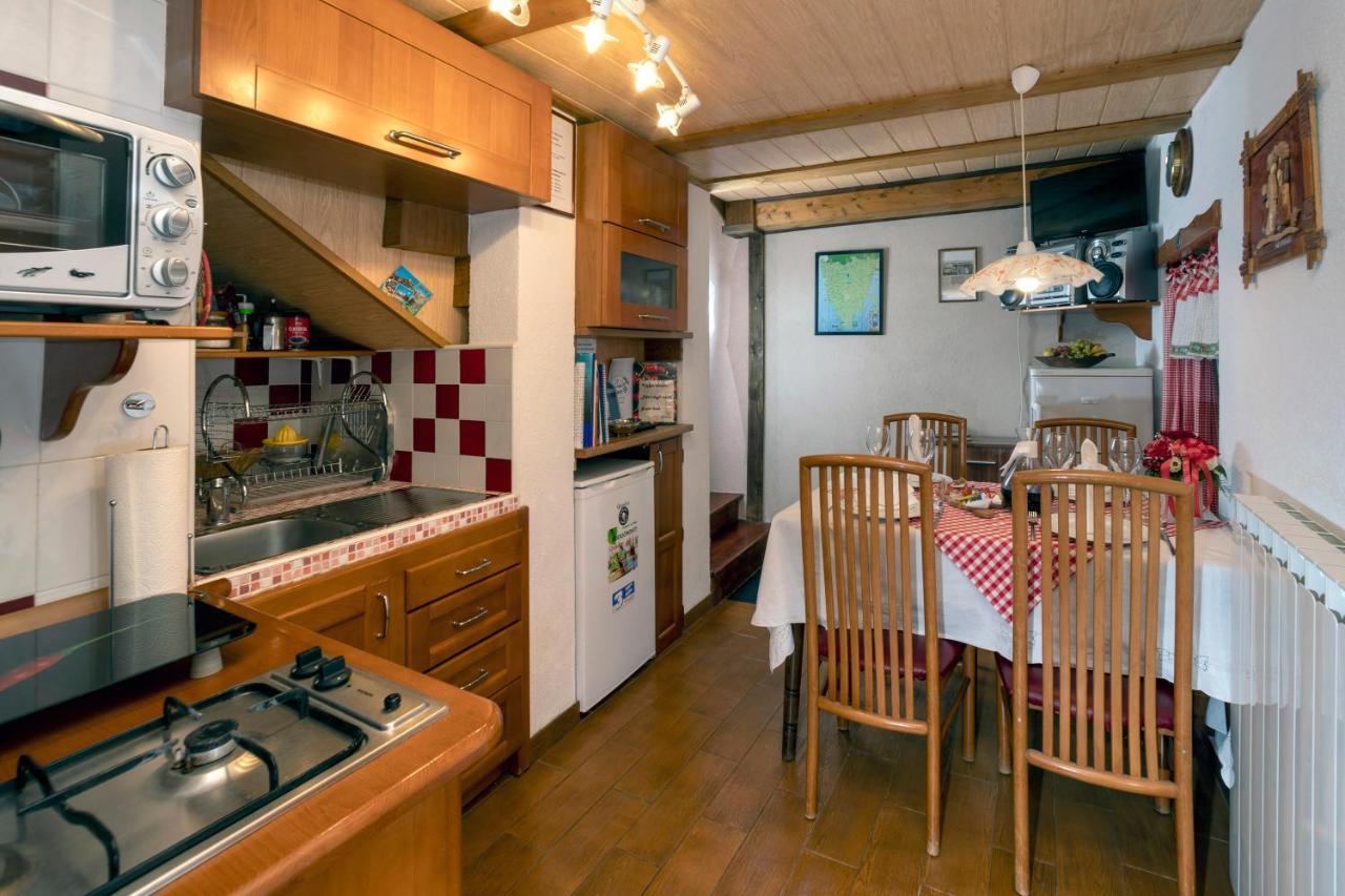 Apartment Pod Lipom Roč Eksteriør billede