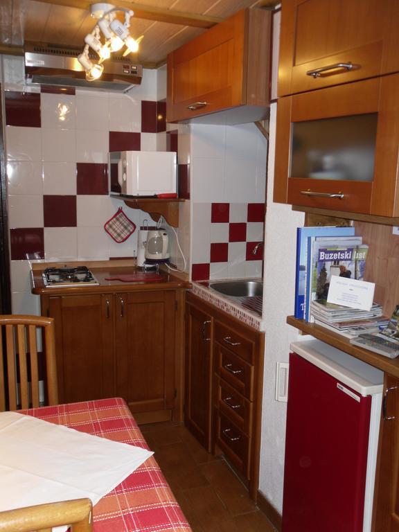 Apartment Pod Lipom Roč Værelse billede